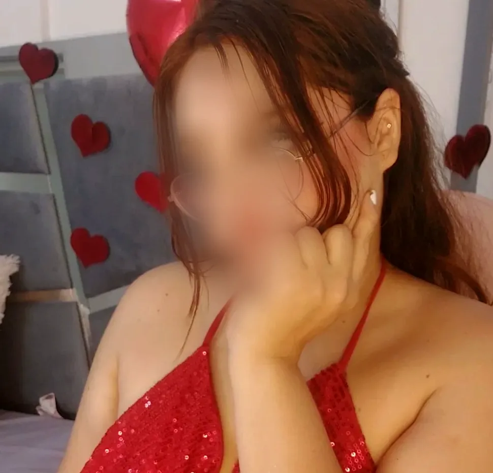 Lucia, 25