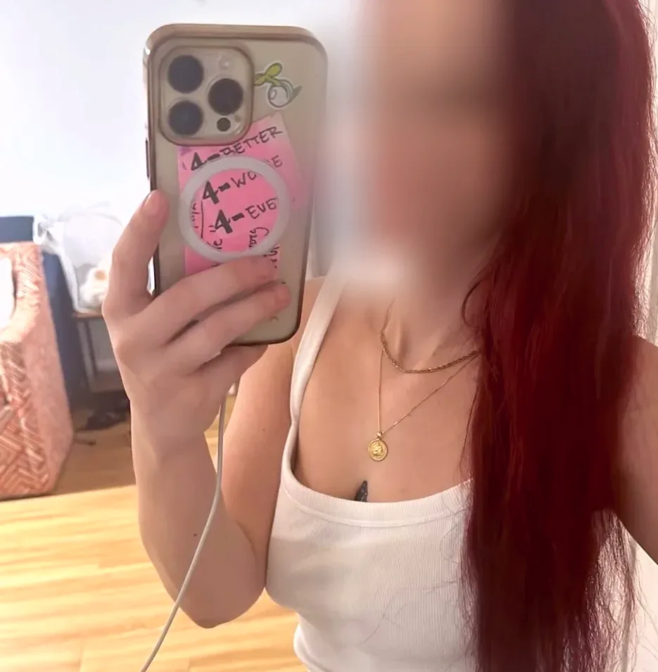Maja, 28