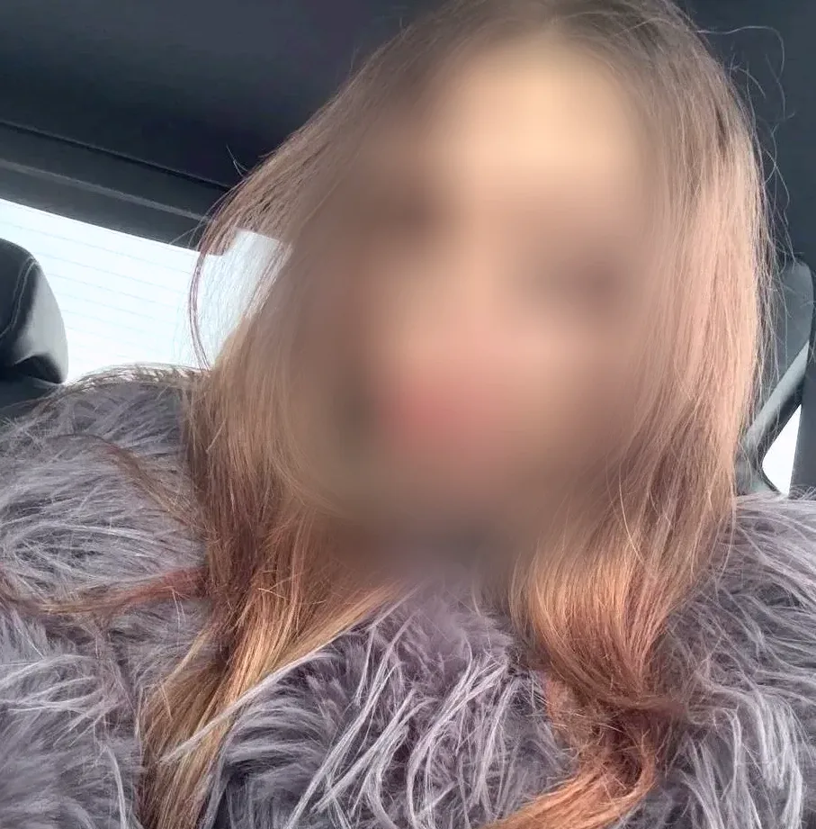 Romy, 19